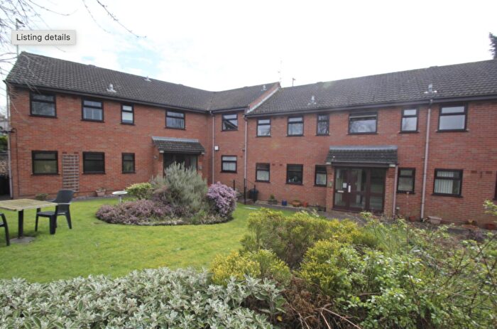1 Bedroom Flat To Rent In Brook Court, Rufford Road, Stourbridge, West Midlands, DY9