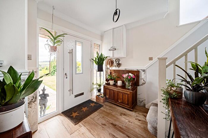 4 Bedroom Detached House For Sale In Sundridge Hill, Cuxton, Rochester, Kent, ME2