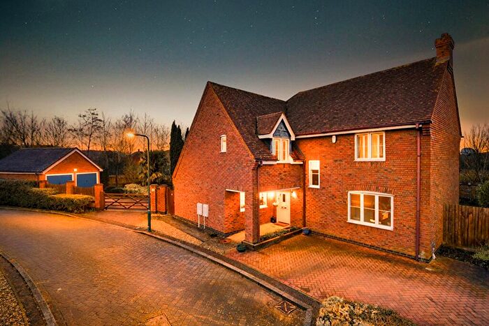 4 Bedroom Detached House For Sale In Tiverton Crescent, Kingsmead, Milton Keynes, MK4