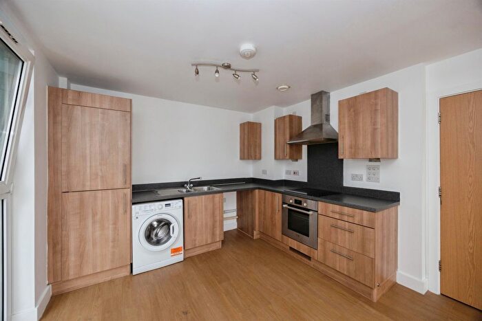 2 Bedroom Flat For Sale In Fratton Way, Southsea, PO4