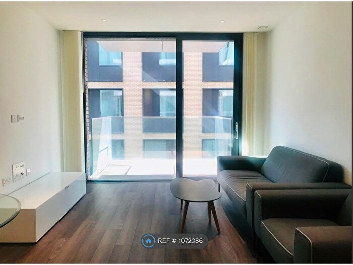 1 Bedroom Flat To Rent In Catalina House, London, E1