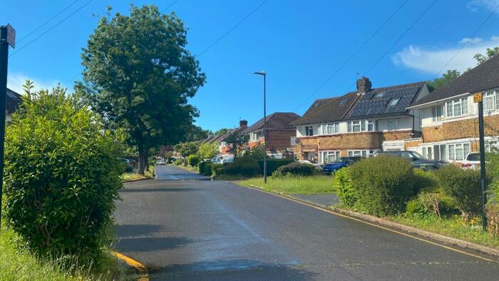 5 Bedroom Apartment To Rent In Cheyneys Avenue, Edgware, HA8