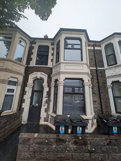 1 Bedroom Semi Detached House To Rent In Flat - Corporation Road, Cardiff, CF11