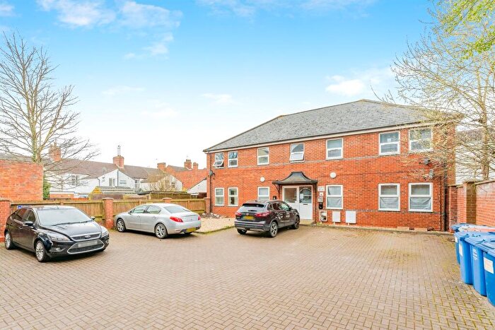 2 Bedroom Flat For Sale In Wellington Street, Kettering, NN16