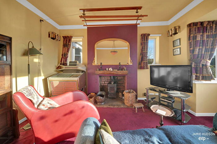 2 Bedroom Semi-Detached Bungalow For Sale In Hoghton Lane, Hoghton, Preston, PR5