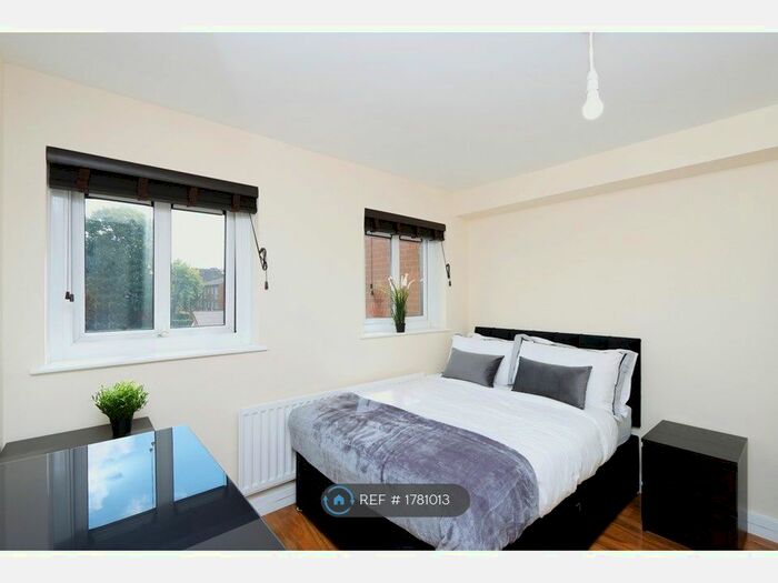 3 Bedroom Flat To Rent In Leigh Road, Birmingham, B8