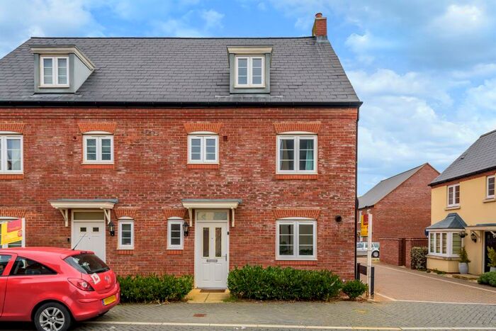4 Bedroom End Of Terrace House To Rent In Wetherby Road, Bicester, OX26