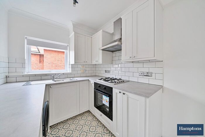 2 Bedroom Flat To Rent In Queens Road, Weybridge, KT13