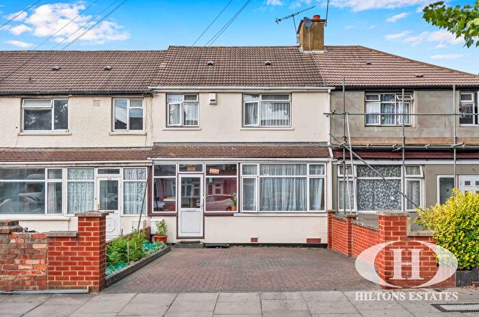 3 Bedroom Terraced House For Sale In Beaconsfield Road, Southall, UB1