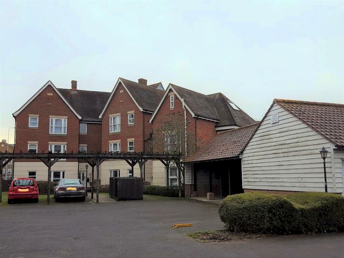 2 Bedroom Flat To Rent In King Edward Court, Cedar Avenue West, Chelmsford, CM1