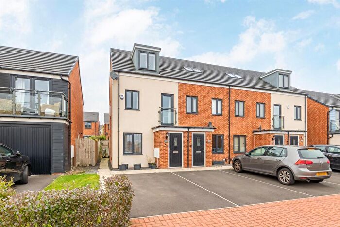 3 Bedroom End Of Terrace House To Rent In Roseden Way, Great Park, NE13