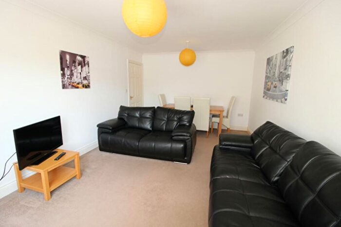 3 Bedroom Flat To Rent In St Albans Road, Bournemouth, BH8