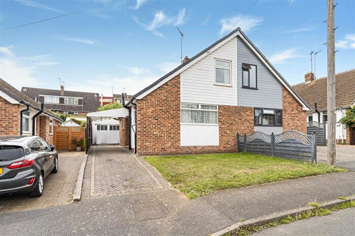 3 Bedroom Semi Detached House For Sale In The Willows, Daventry, NN11