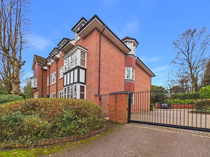 2 Bedroom Flat For Sale In Belwell Lane, Four Oaks, Sutton Coldfield, B74
