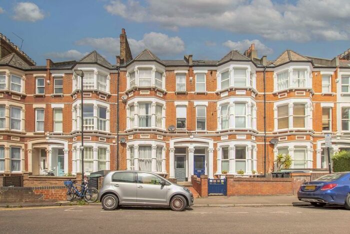 2 Bedroom Flat To Rent In Albert Road, London, N4