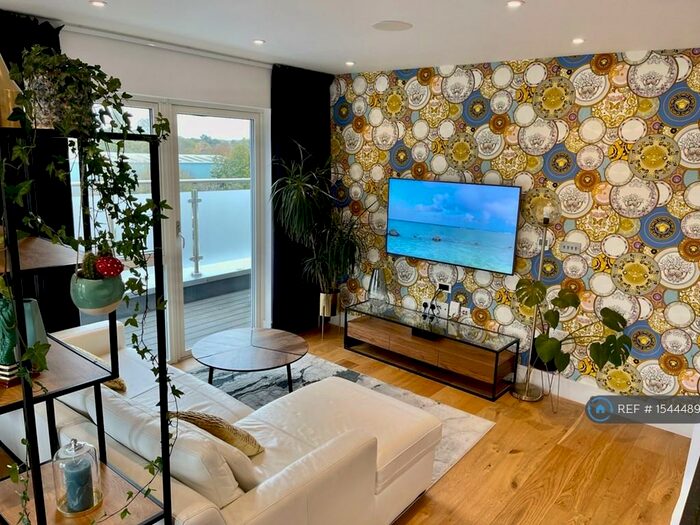 1 Bedroom Flat To Rent In Mercury House, Welwyn Garden City, AL7