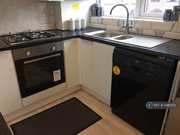 3 Bedroom Flat To Rent In Iveagh Avenue, London, NW10