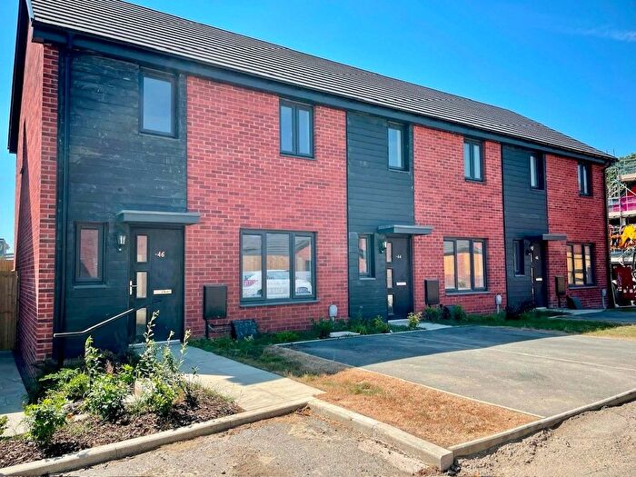2 Bedroom End Of Terrace House For Sale In Cwm Y Lladron, Garden Village, Gorseinon, SA4