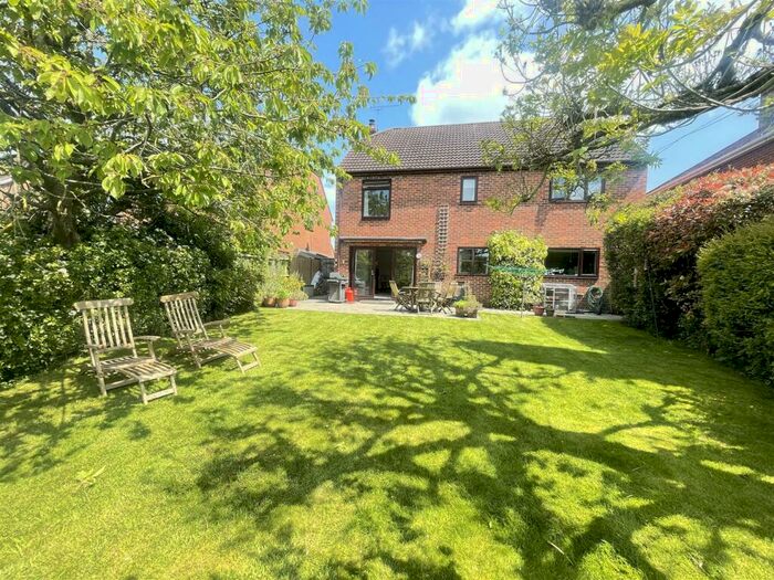 4 Bedroom Detached House For Sale In Warminster Road, South Newton, Salisbury, SP2