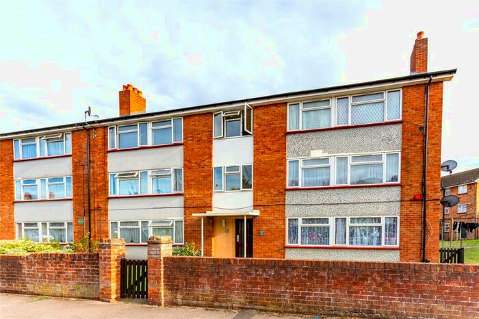 1 Bedroom Apartment To Rent In Hanover Way, Windsor, Berkshire, SL4