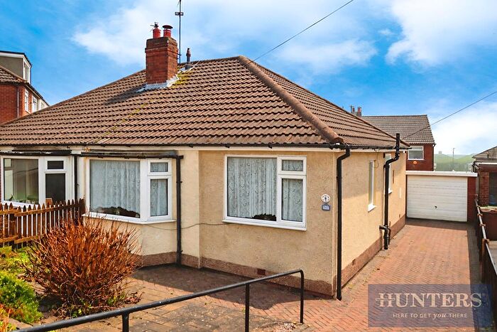 2 Bedroom Semi Detached Bungalow For Sale In Banksfield Avenue, Yeadon, Leeds, LS19