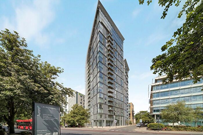 2 Bedroom Flat To Rent In Uxbridge Road, Ealing, W5