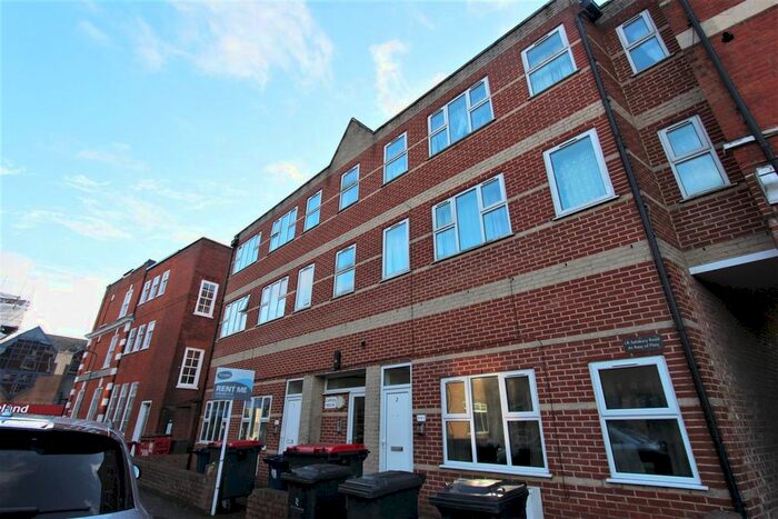 1 Bedroom Flat To Rent In Salisbury Road, High Barnet, EN5