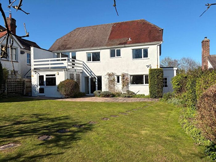 4 Bedroom Detached House For Sale In Bouverie Avenue, Salisbury, SP2