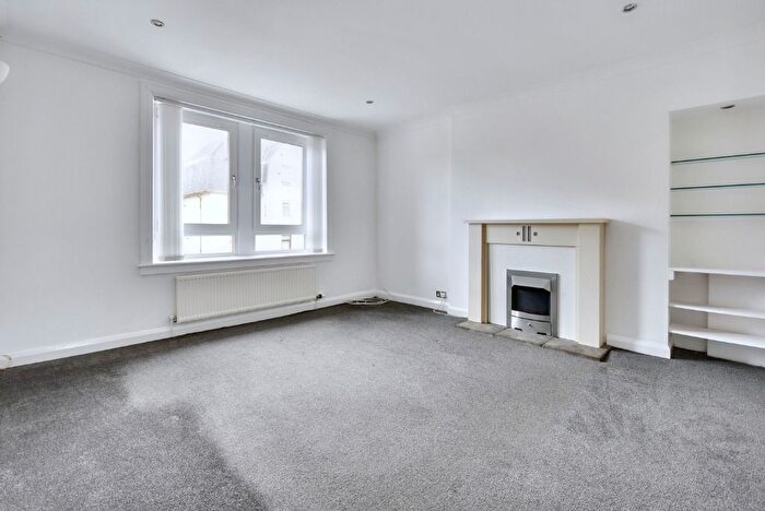 2 Bedroom Flat For Sale In Lime Street, Greenock, PA15