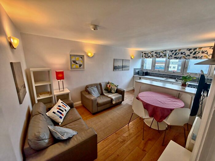 3 Bedroom Flat To Rent In Charlotte Despard Avenue, London, SW11
