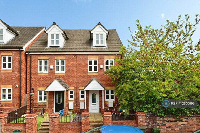 3 Bedroom Semi-Detached House To Rent In Sparrow Terrace, Newcastle, ST5