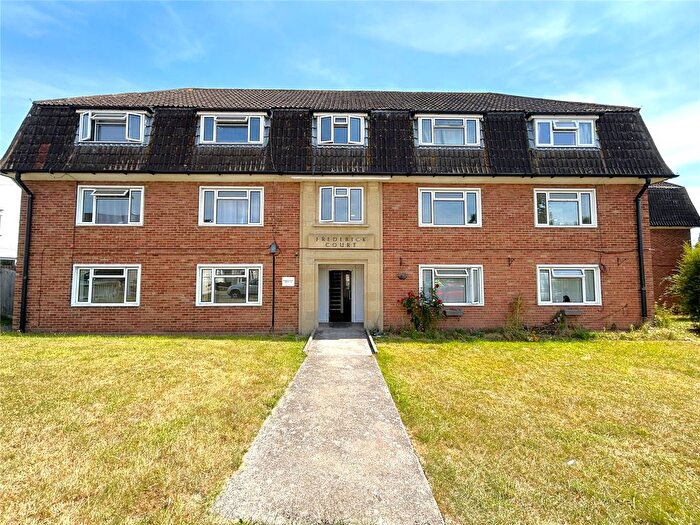 2 Bedroom Flat For Sale In Frederick Court, Wells, Somerset, BA5