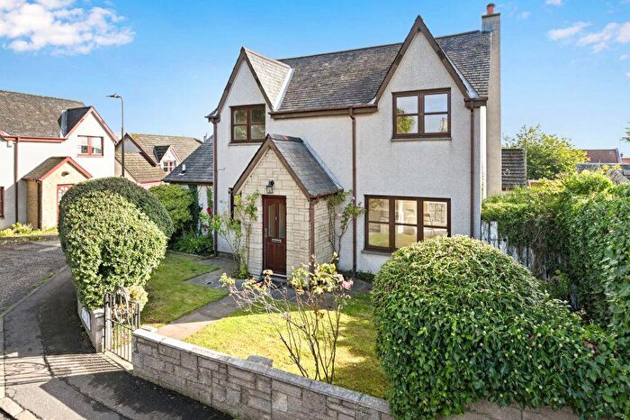 4 Bedroom Detached House For Sale In Kirkstyle Gardens, Kirkliston, EH29