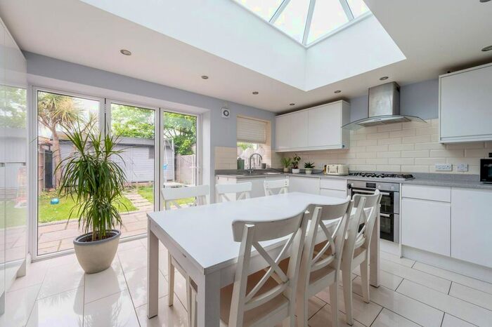 5 Bedroom Terraced House To Rent In Kynaston Avenue, Croydon, Thornton Heath, CR7