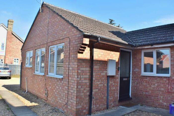 2 Bedroom Flat To Rent In 13b Paston Lane, Walton, Peterborough, PE4