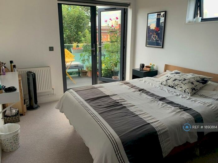 2 Bedroom Flat To Rent In Bonfield Road, London, SE13