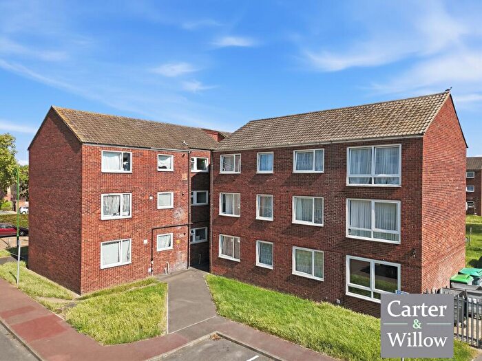 3 Bedroom Flat For Sale In Exeter Road, Dagenham, RM10