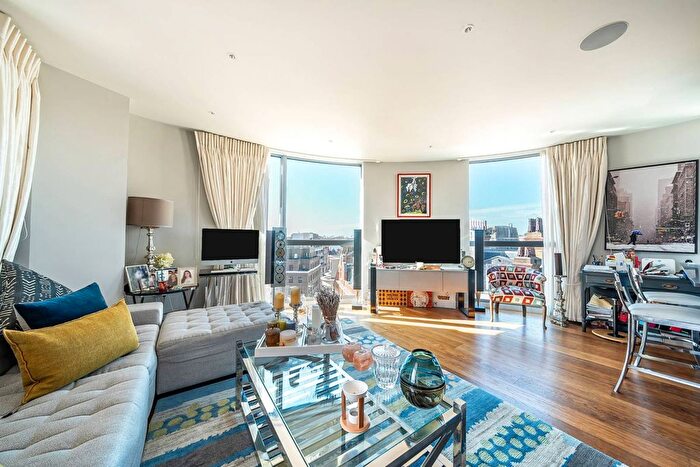 3 Bedroom Flat To Rent In Buckingham Gate, St James's Park, London, SW1E