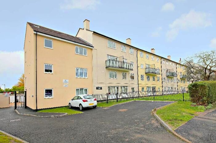 3 Bedroom Maisonette To Rent In Manor Way, Borehamwood WD6