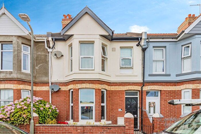2 Bedroom Flat For Sale In Marnham Road, Torquay, TQ1