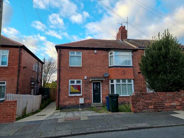 2 Bedroom Flat To Rent In Angerton Gardens, Newcastle Upon Tyne, NE5