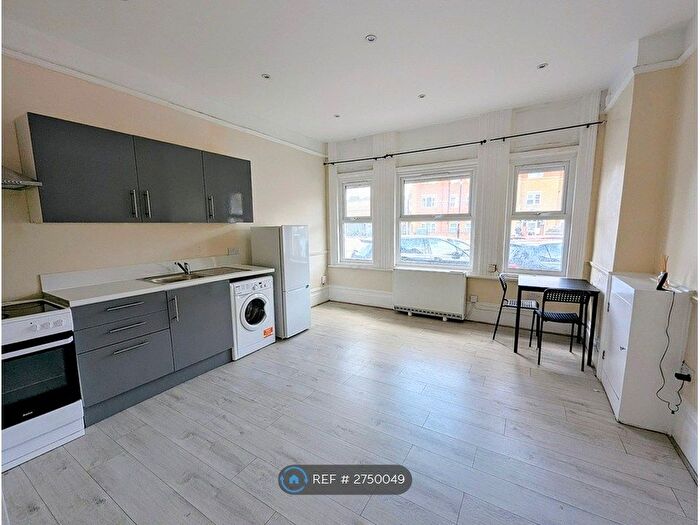 1 Bedroom Flat To Rent In Green Lanes, London, N13