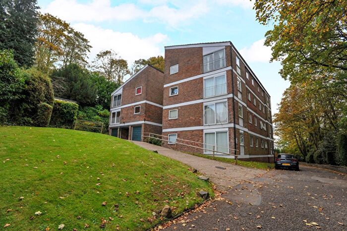 2 Bedroom Flat To Rent In Cedar Court, Haslemere, GU27