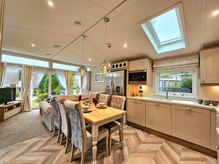 3 Bedroom Park Home For Sale In Plas Coch Country & Leisure Retreat, Llanfairpwll, LL61