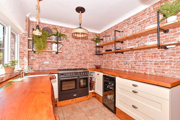 3 Bedroom Detached House For Sale In Horley Road, Charlwood, Horley, Surrey, RH6