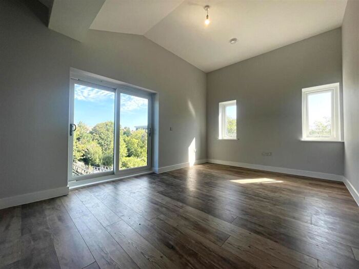 2 Bedroom Flat To Rent In Wharf Road, Maidstone, ME15