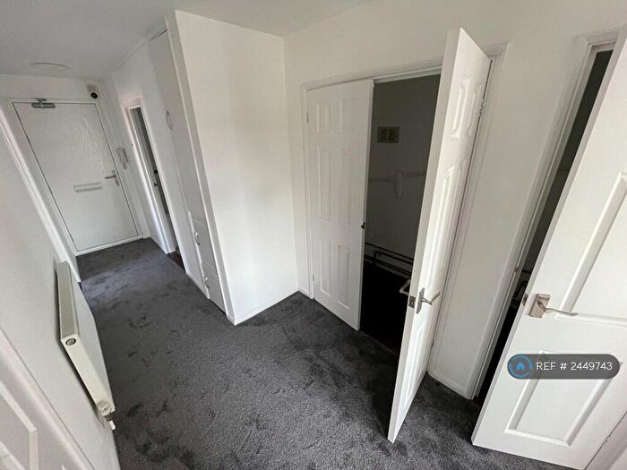 2 Bedroom Flat To Rent In Heatherley Court, Southsea, PO5