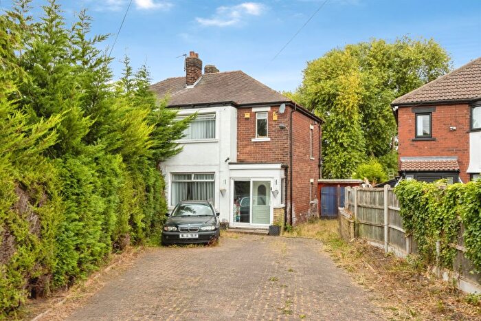 3 Bedroom Semi-Detached House For Sale In Whitebridge Avenue, Leeds, LS9