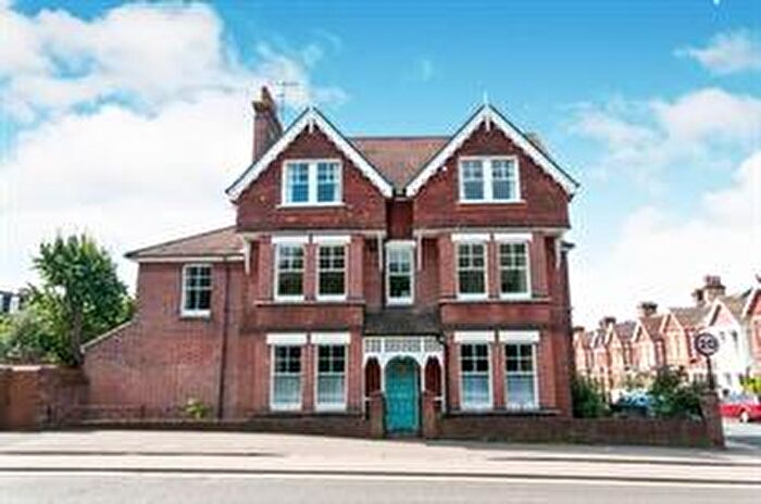 6 Bedroom End Of Terrace House To Rent In Cissbury Road, Hove, BN3