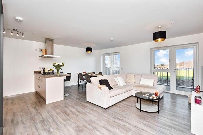 2 Bedroom Flat For Sale In / Craigs Road, Corstorphine, Edinburgh, EH12